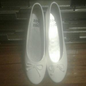 Zoe & Zac White Slip Ons